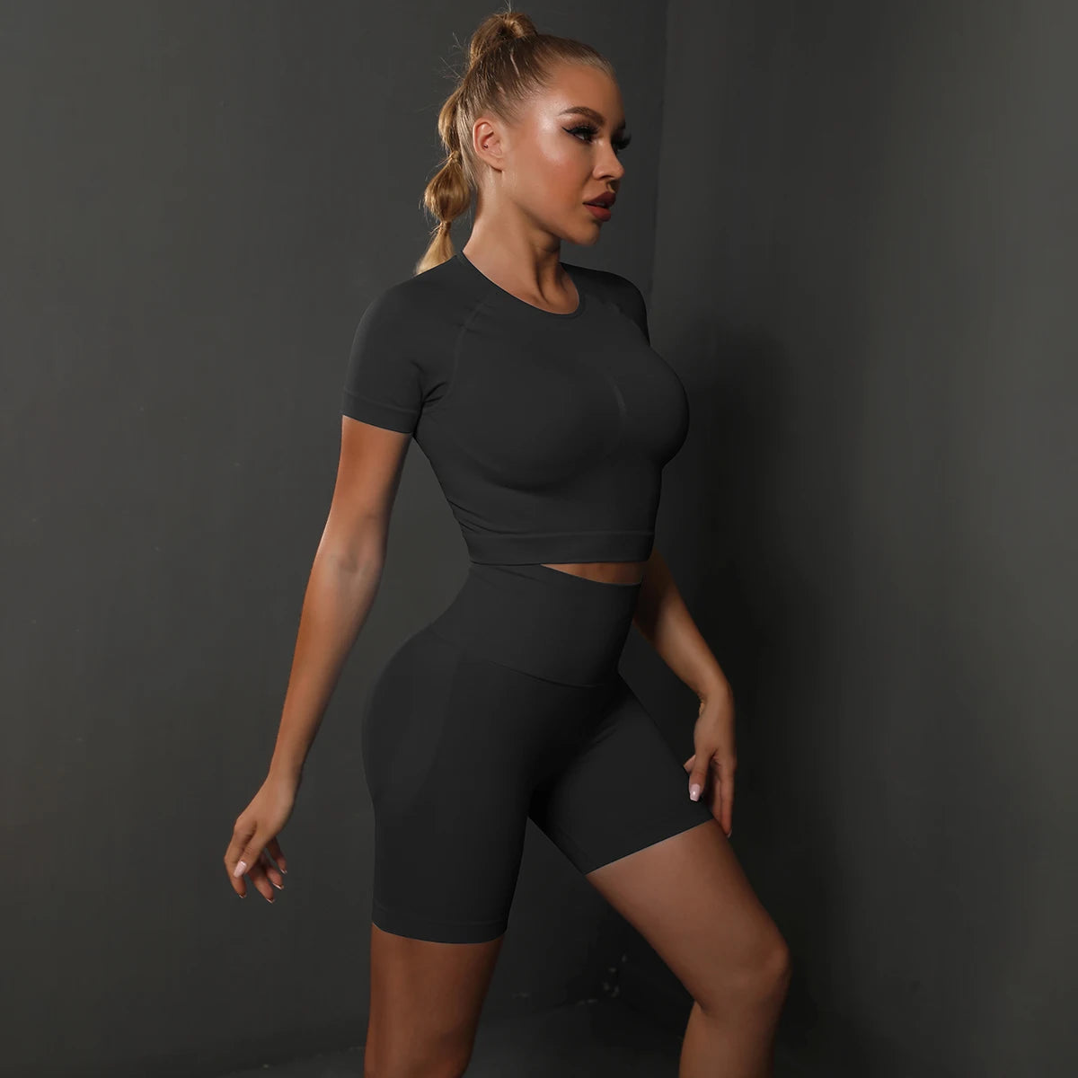 Conjunto Short + Top Fitness Feminino: Performance e Estilo